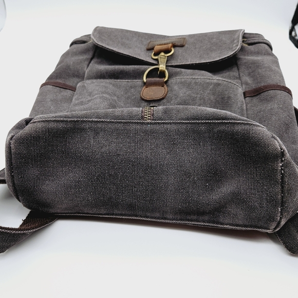 ACACIA | Revolve canvas & leather trim backpack bag - Picture 4 of 9